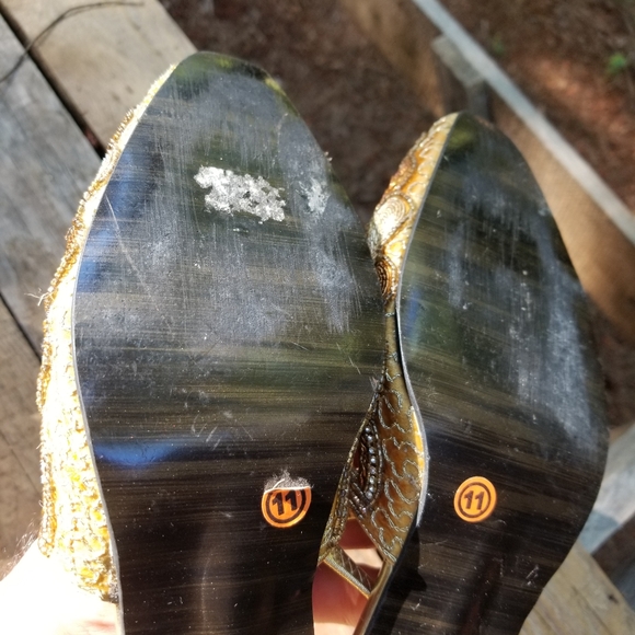 Size 9 BL Motion High Heels Shoes Gold Chrome Beads Embroidered Magic Slippers - Picture 11 of 15